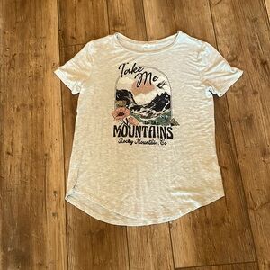 Maurice’s woman’s XS t-shirt. Light gray